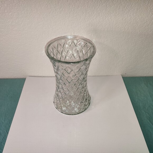 Diamond Pattern Glass Vase Vintage Elegance Classic academia boho Bohemian - Picture 2 of 4